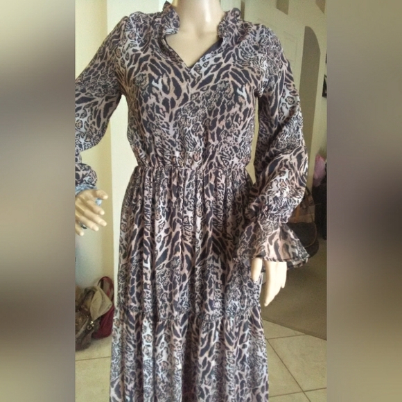 BNWOT ANIMAL PRINT MAXI DRESS LAYERED RUFFLED & LINED BY BELLA CLASS SZ. SM - Picture 6 of 9